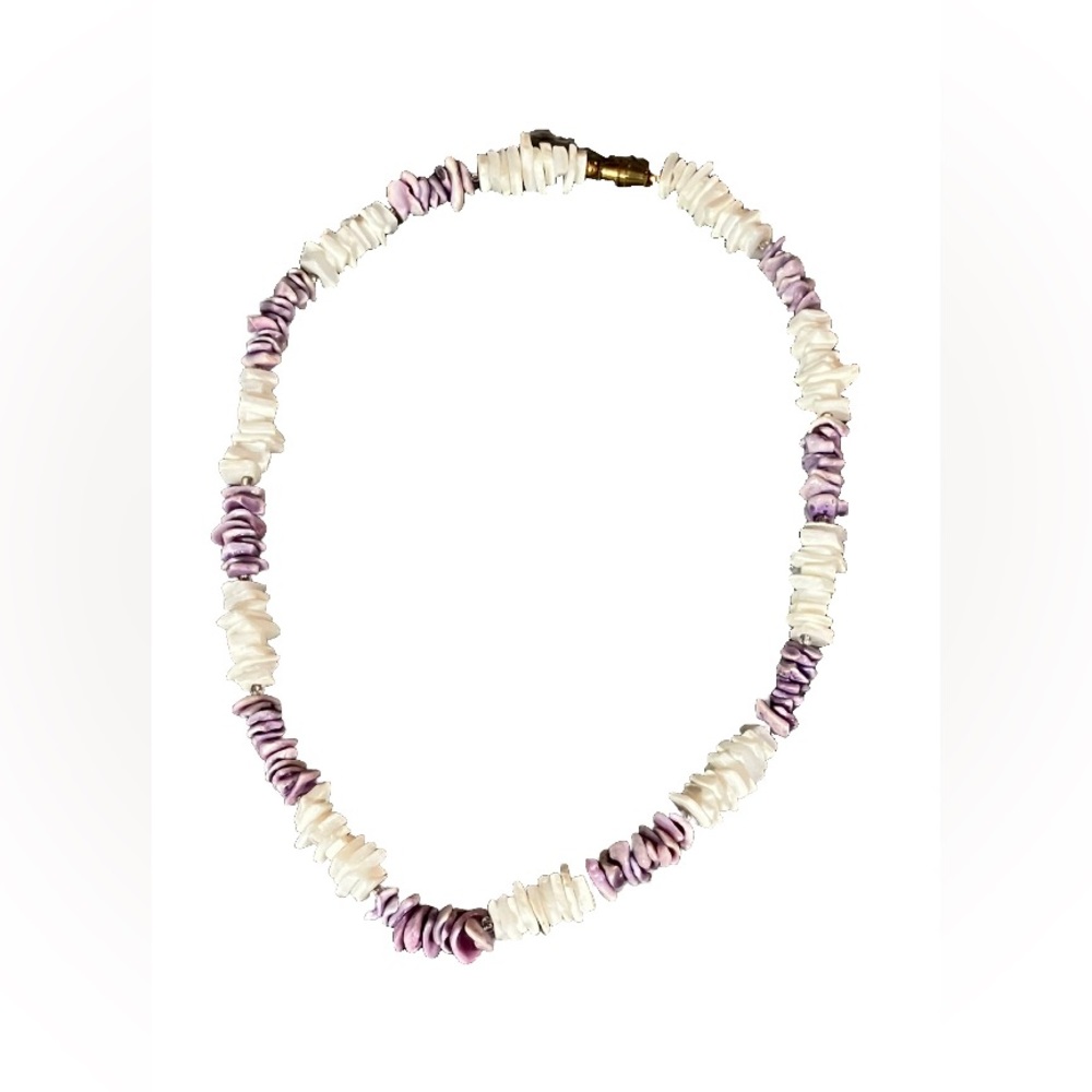 Beautiful white & purple shell square chip & bead necklace barrel close like new